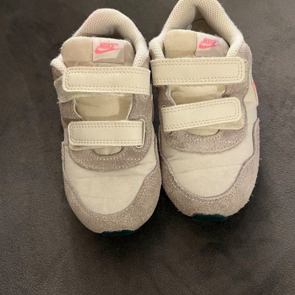 Nike Kids' Cream and Gray Sneakers